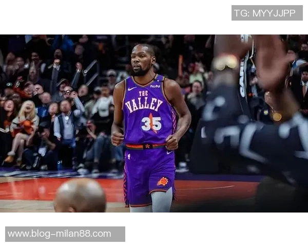 马威谈与布克的默契提升期待在比赛中更好地配合与理解